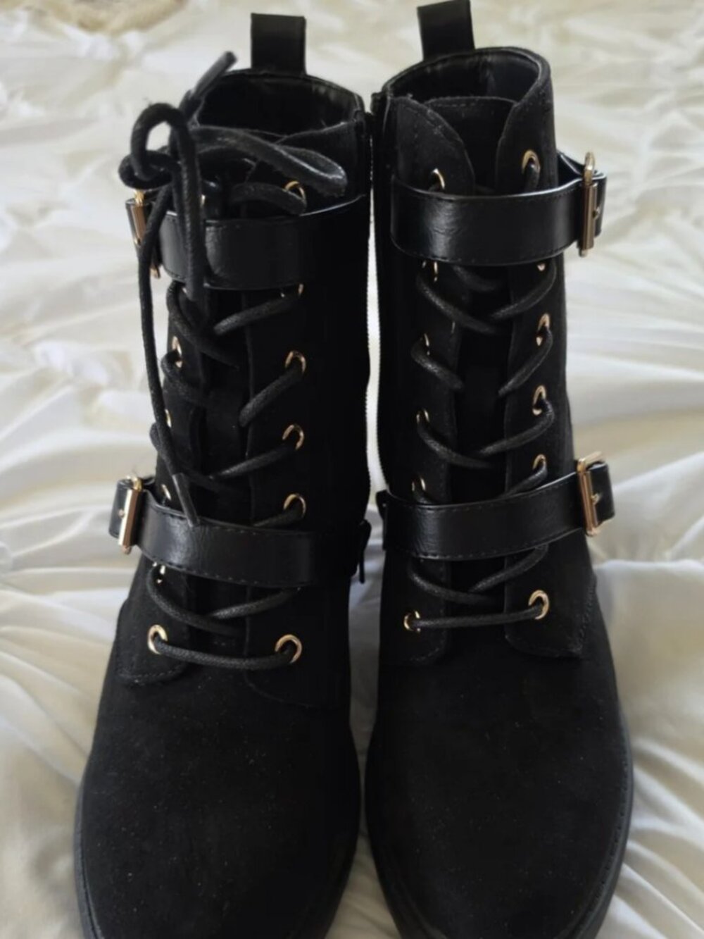Black Boots Sz 8 Like New